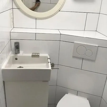 Modernisiertes Gaestezimmer Im Ortskern Wehrheim Exterior photo